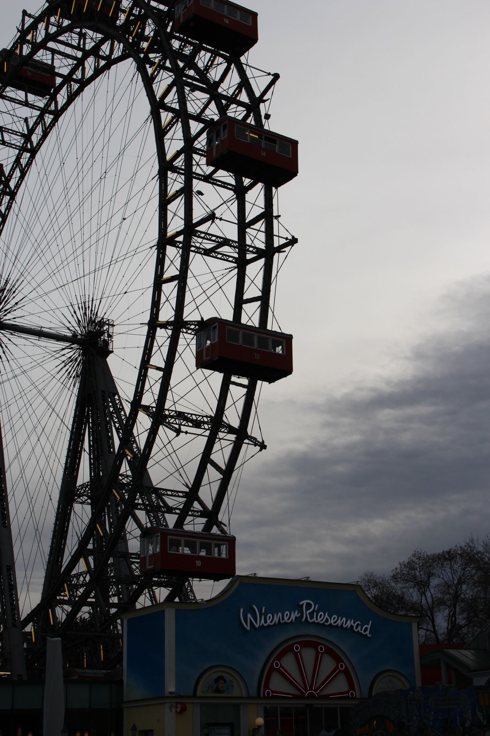 Canon EOS 100D (EOS Rebel SL1 / EOS Kiss X7) sample photo. Vienna, ferris wheel, austria photography