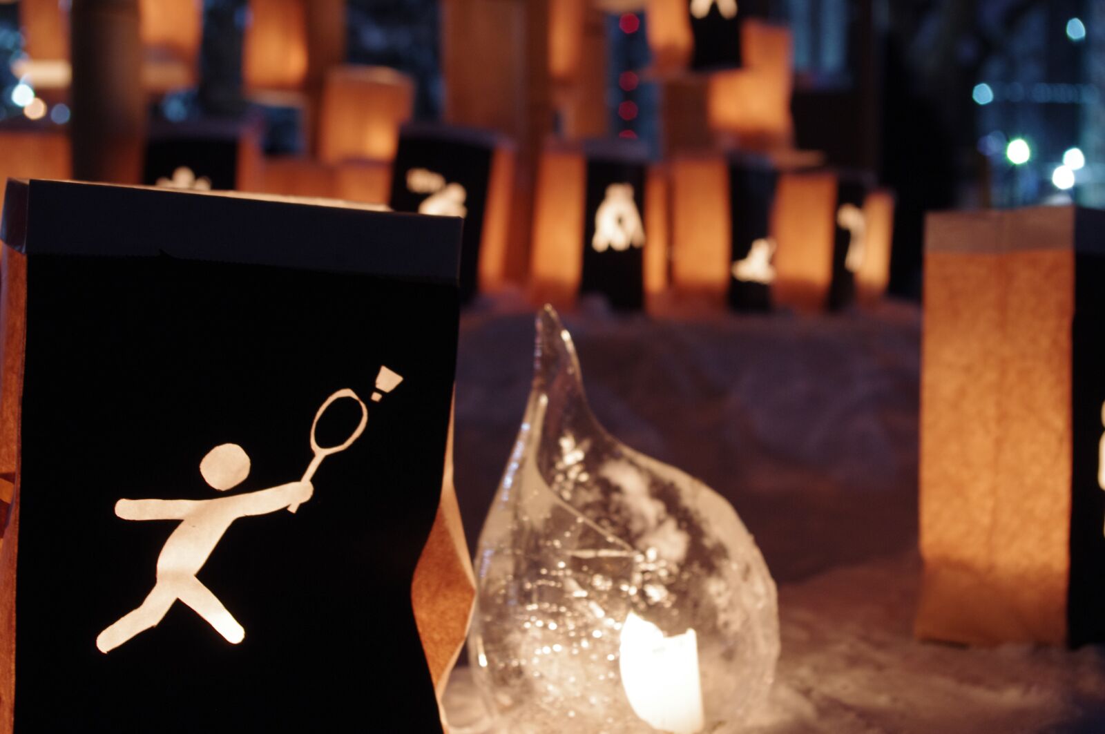 Pentax K-r sample photo. Ice, lantern, lanterns photography