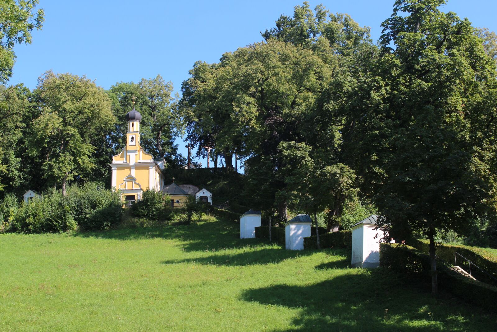 Canon EOS 650D (EOS Rebel T4i / EOS Kiss X6i) sample photo. Chapel, mountain, nature photography