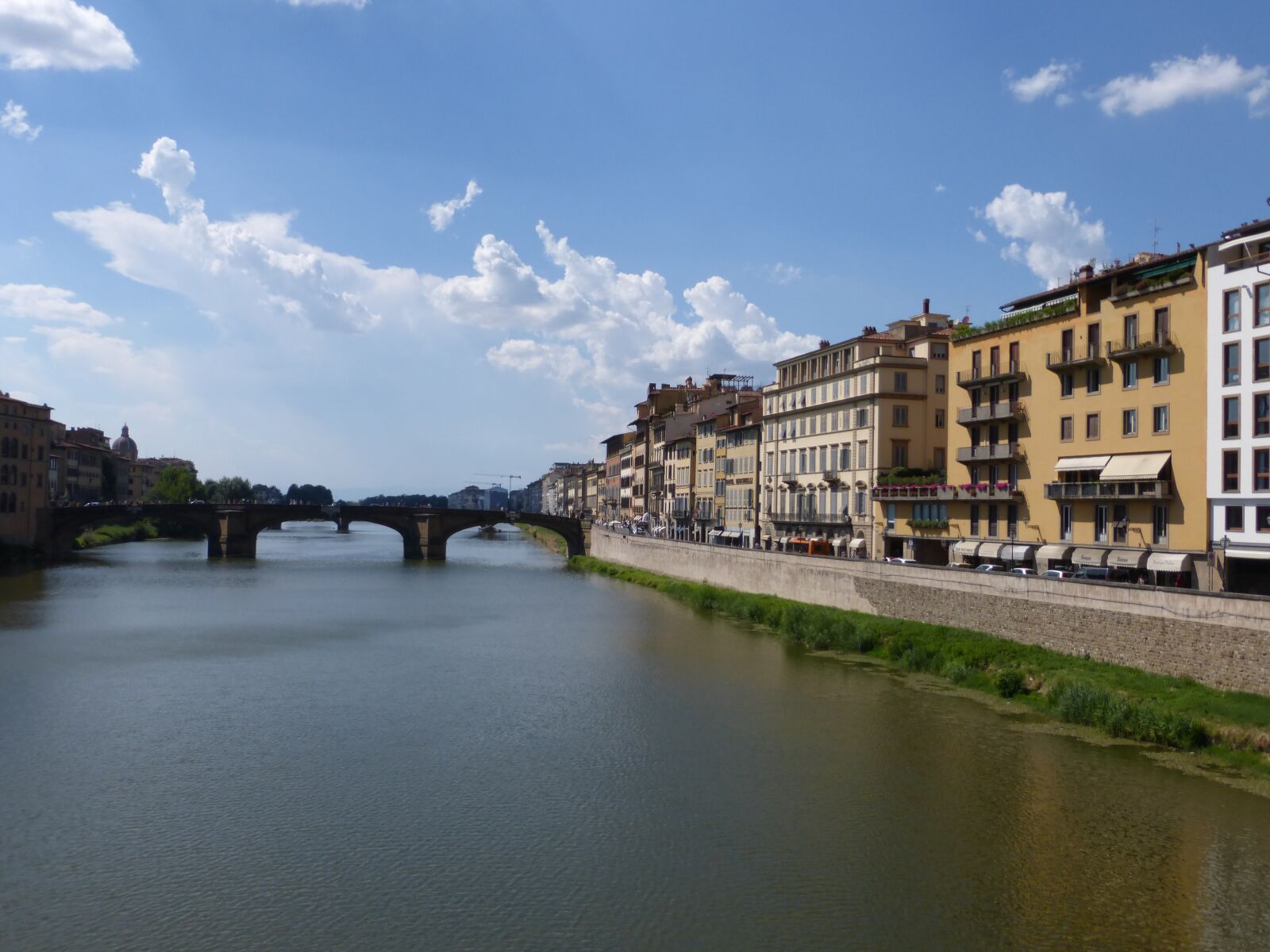 Panasonic Lumix DMC-ZS25 (Lumix DMC-TZ35) sample photo. Italy, florence, river photography