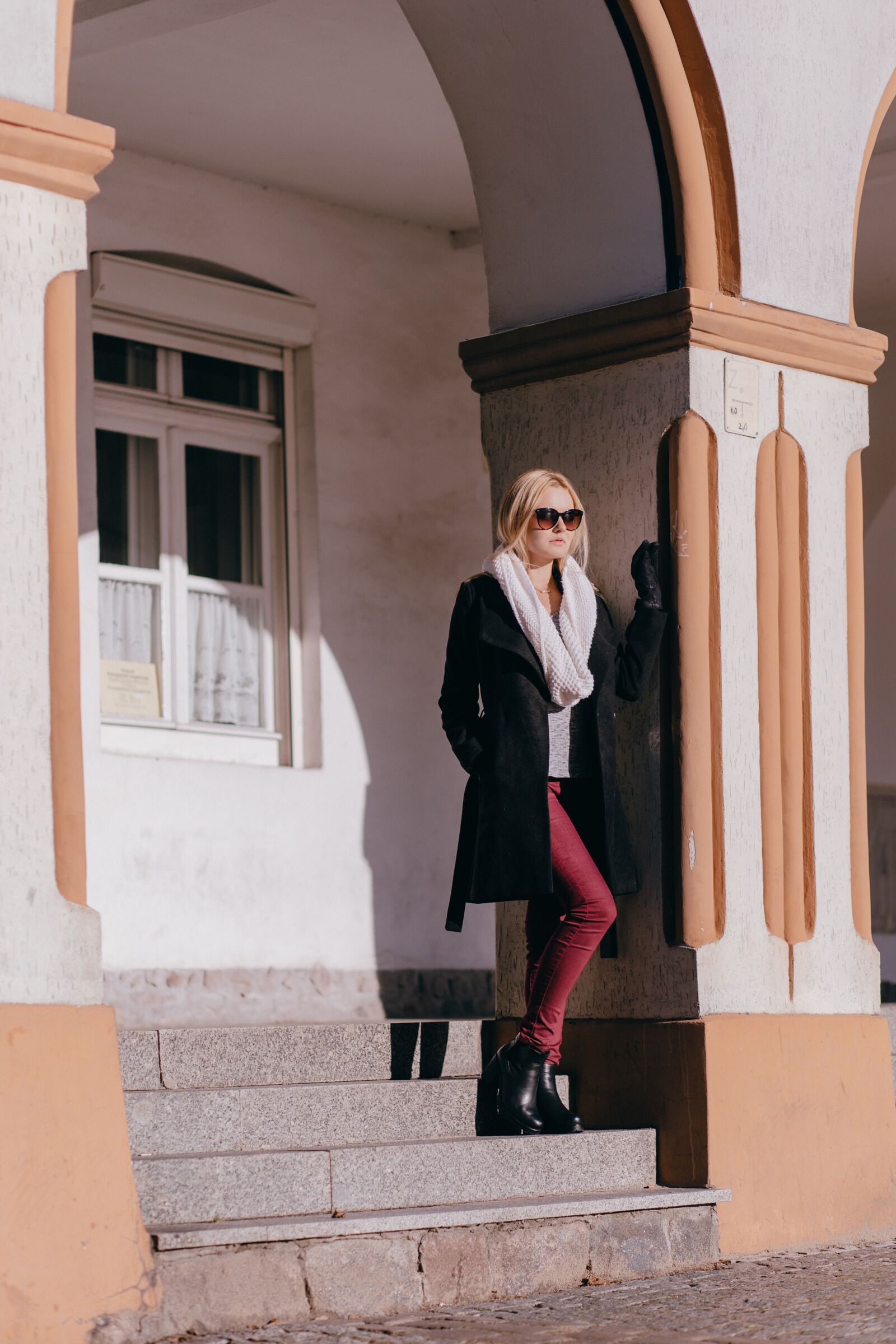 Canon EF 85mm F1.8 USM sample photo. City, architecture, fashion photography