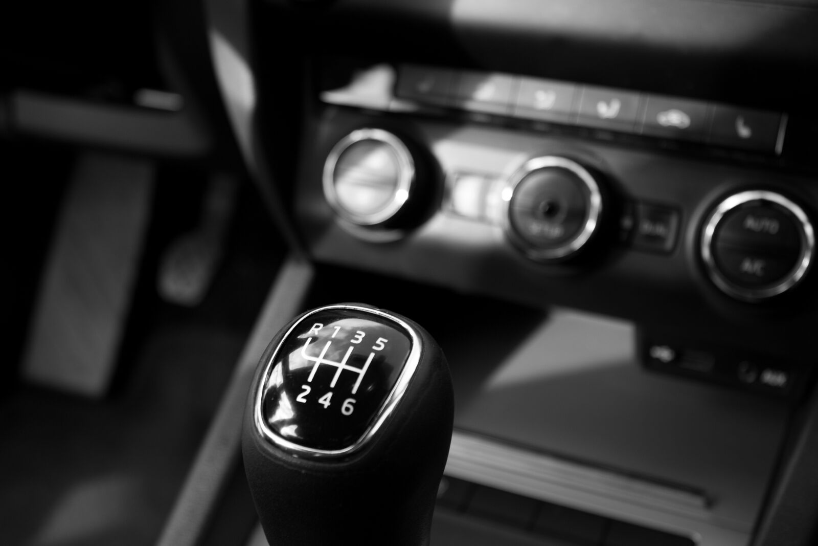 Canon EOS 100D (EOS Rebel SL1 / EOS Kiss X7) sample photo. Car, interior photography