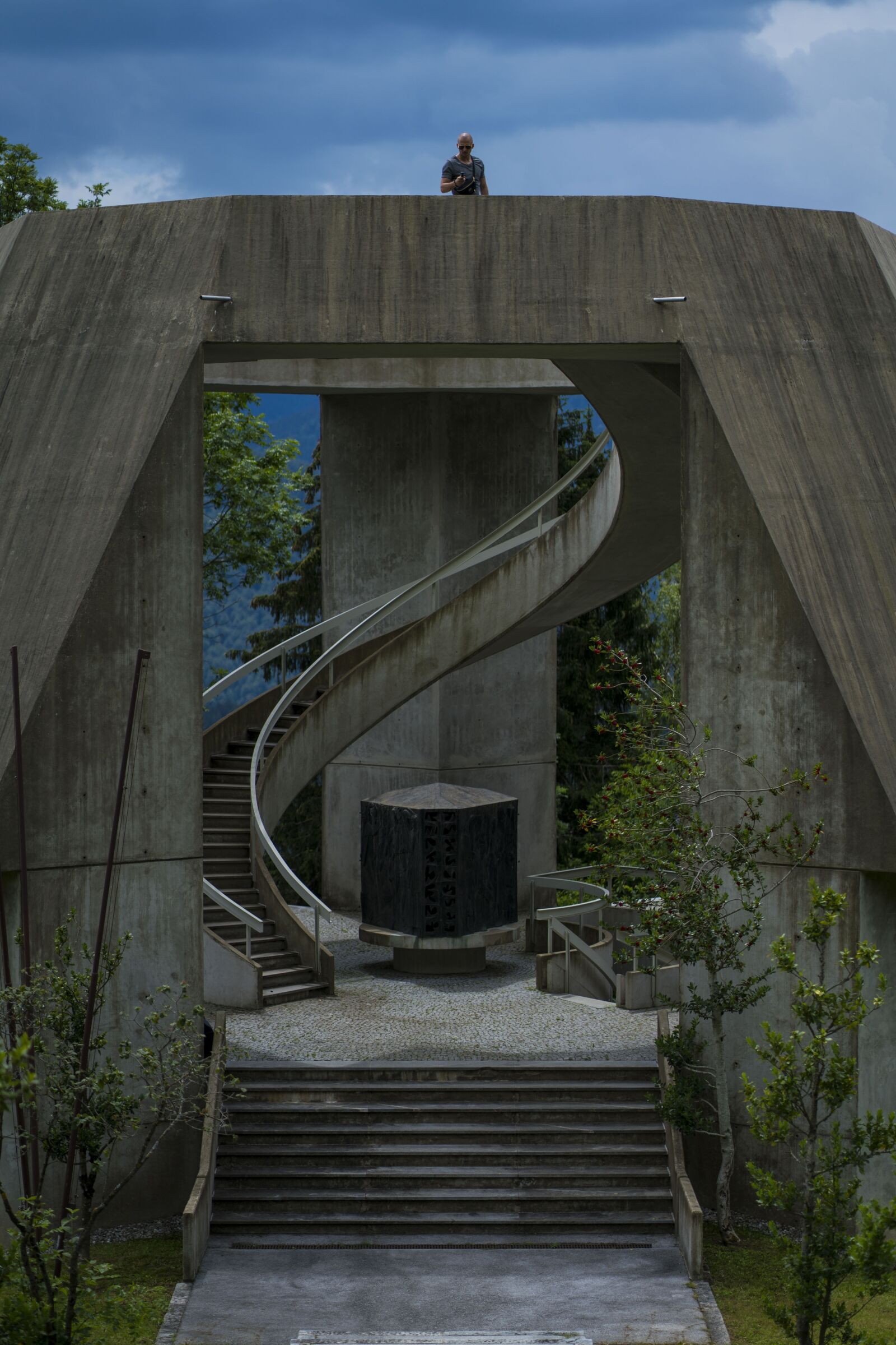 Sony a7R II + Sony FE 85mm F1.8 sample photo. Nature, sky, sky line photography