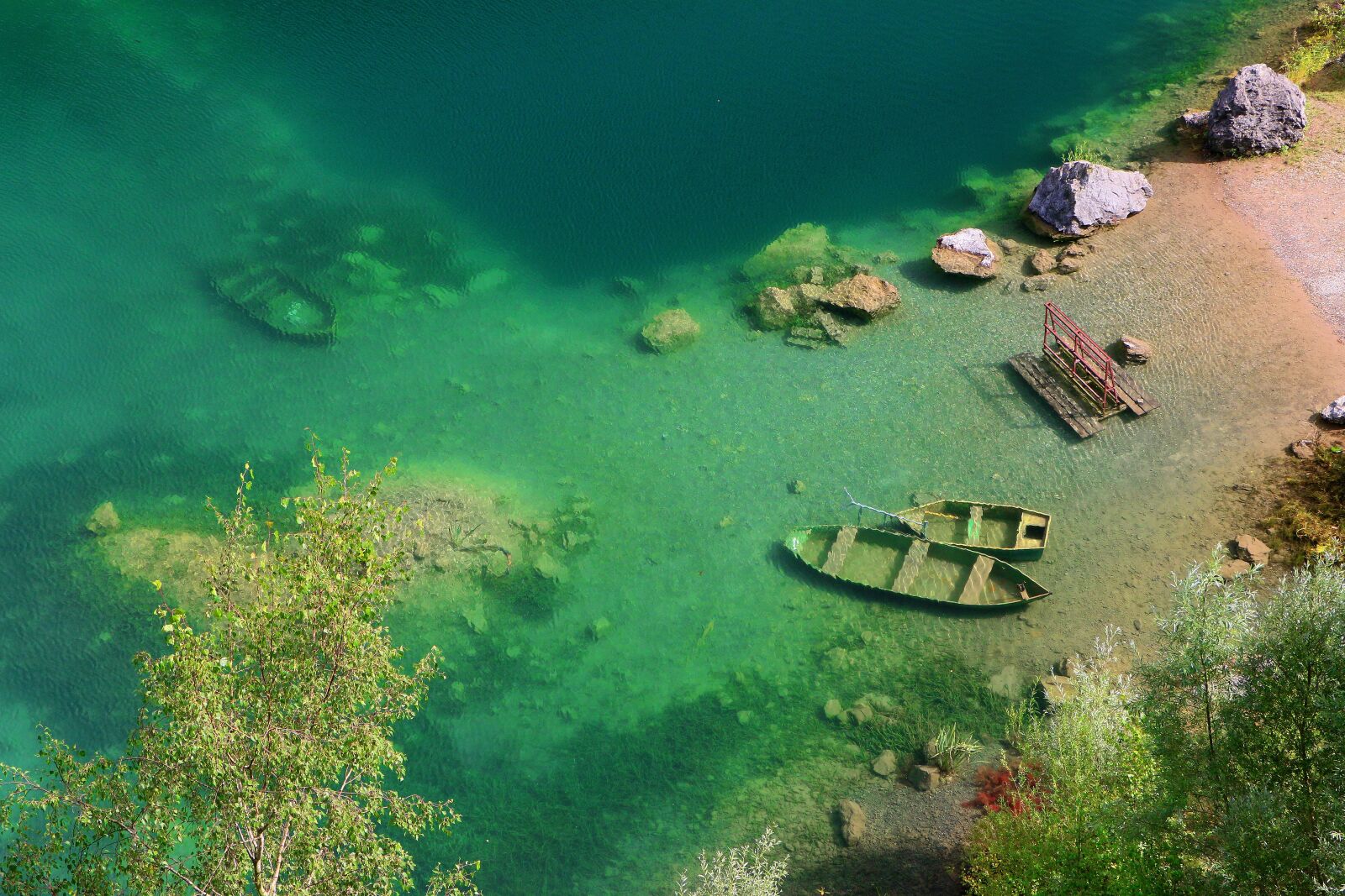 Canon EOS 70D sample photo. Pond, wreck photography
