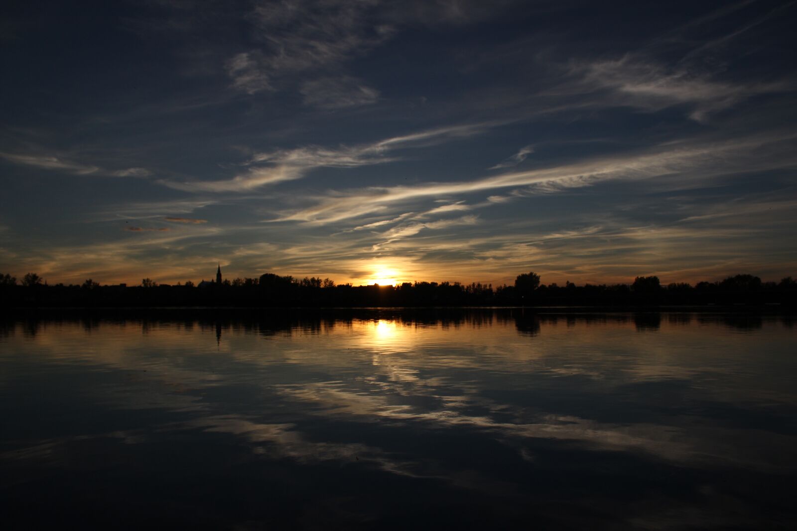 Canon EOS 600D (Rebel EOS T3i / EOS Kiss X5) sample photo. Sunset, city, magnificent photography