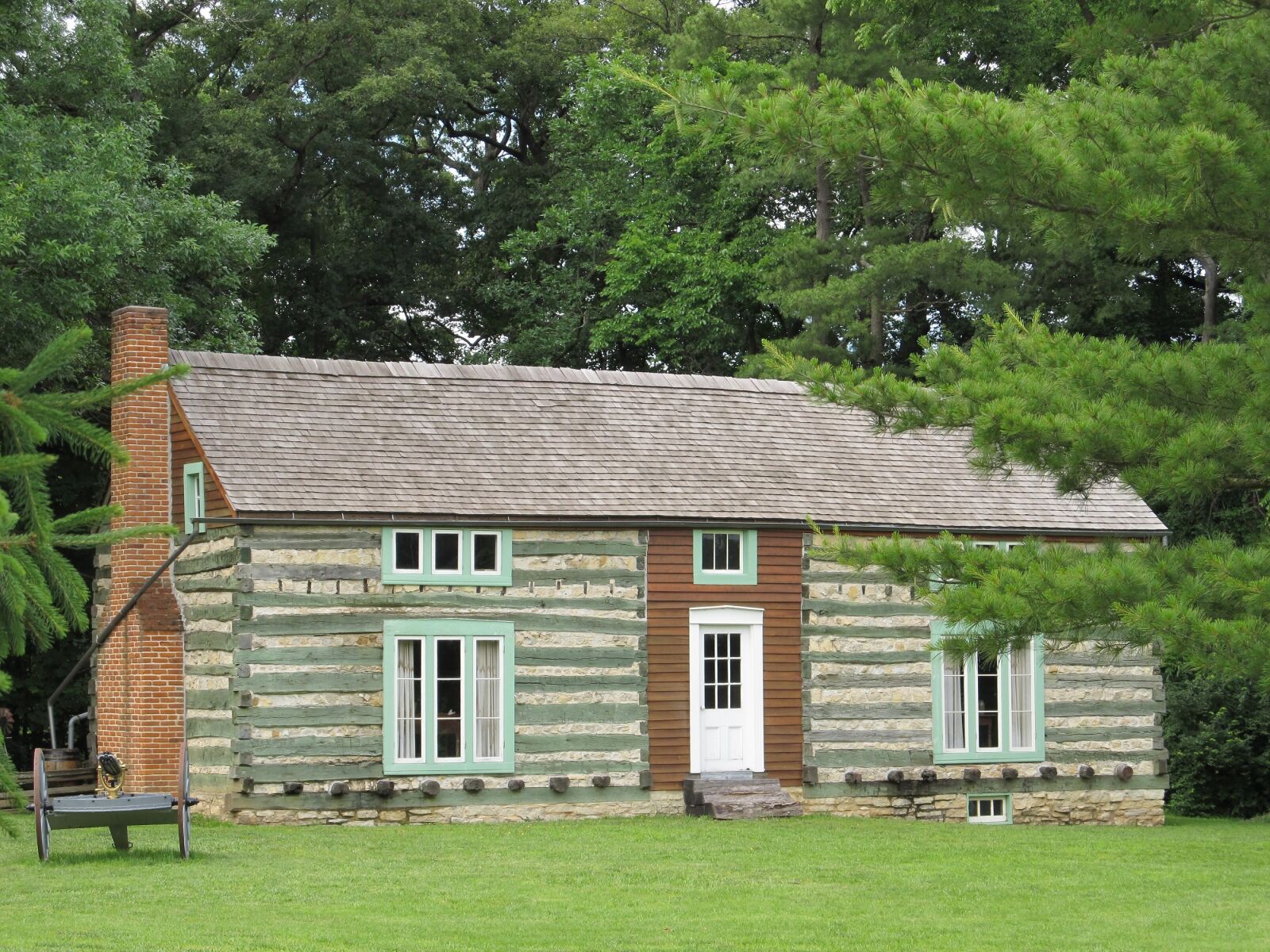 Canon PowerShot SX130 IS sample photo. Log cabin, historic, home photography
