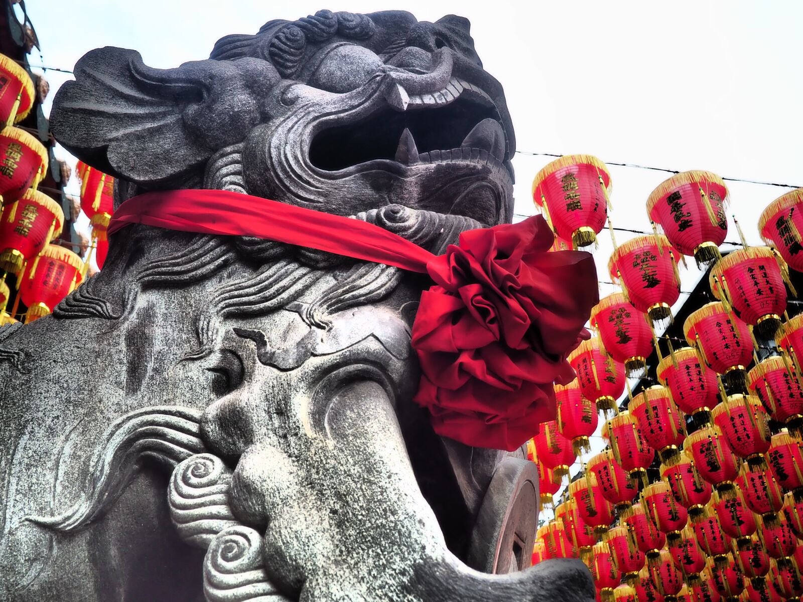 Olympus OM-D E-M10 II sample photo. Taiwan, statue, temple photography