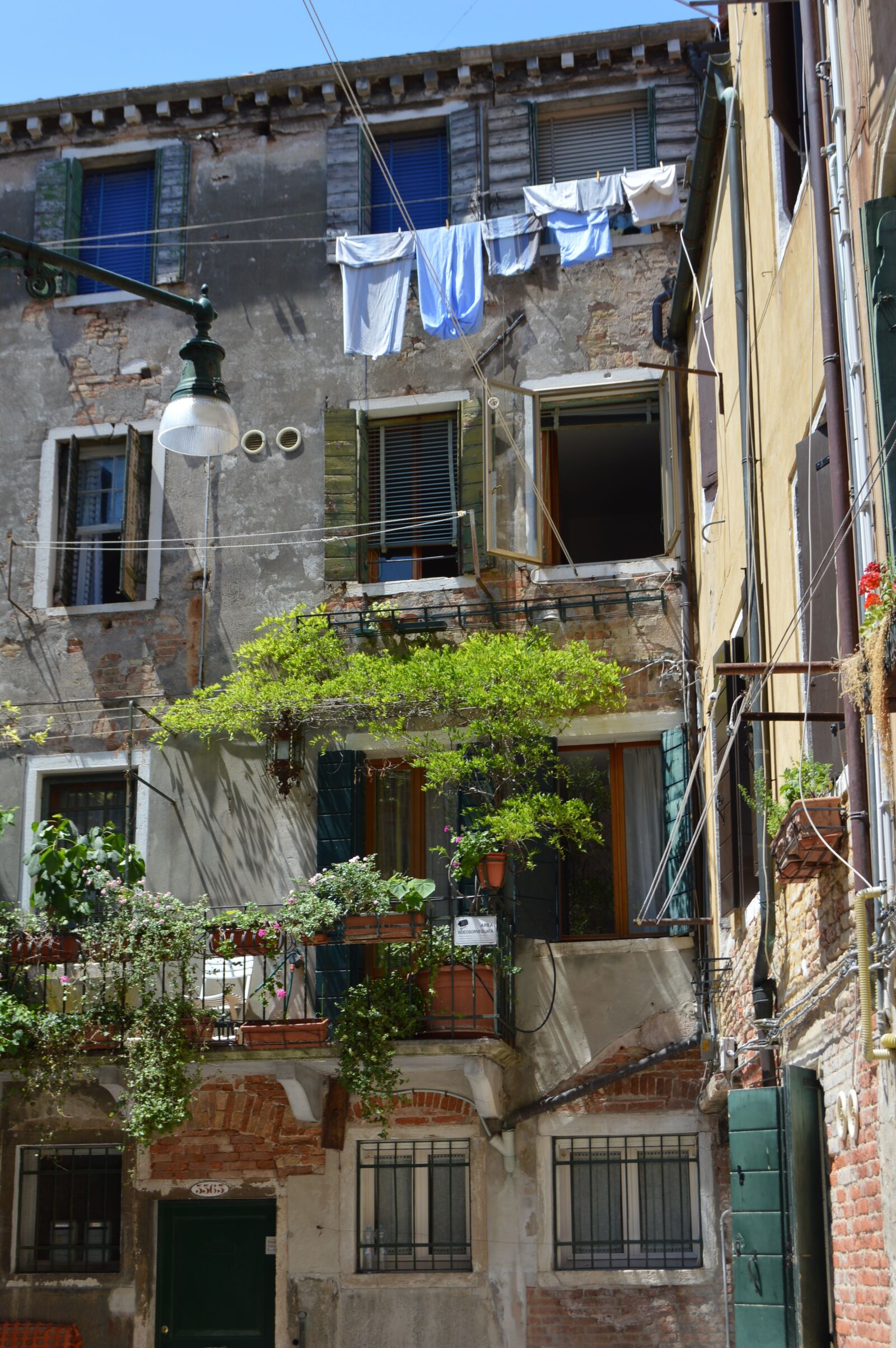 Nikon D3200 sample photo. House, street, venice photography