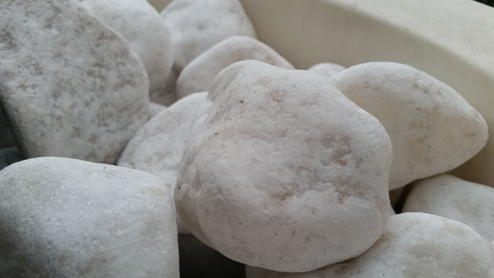Samsung Galaxy S5 sample photo. Stone, white stone, gem photography