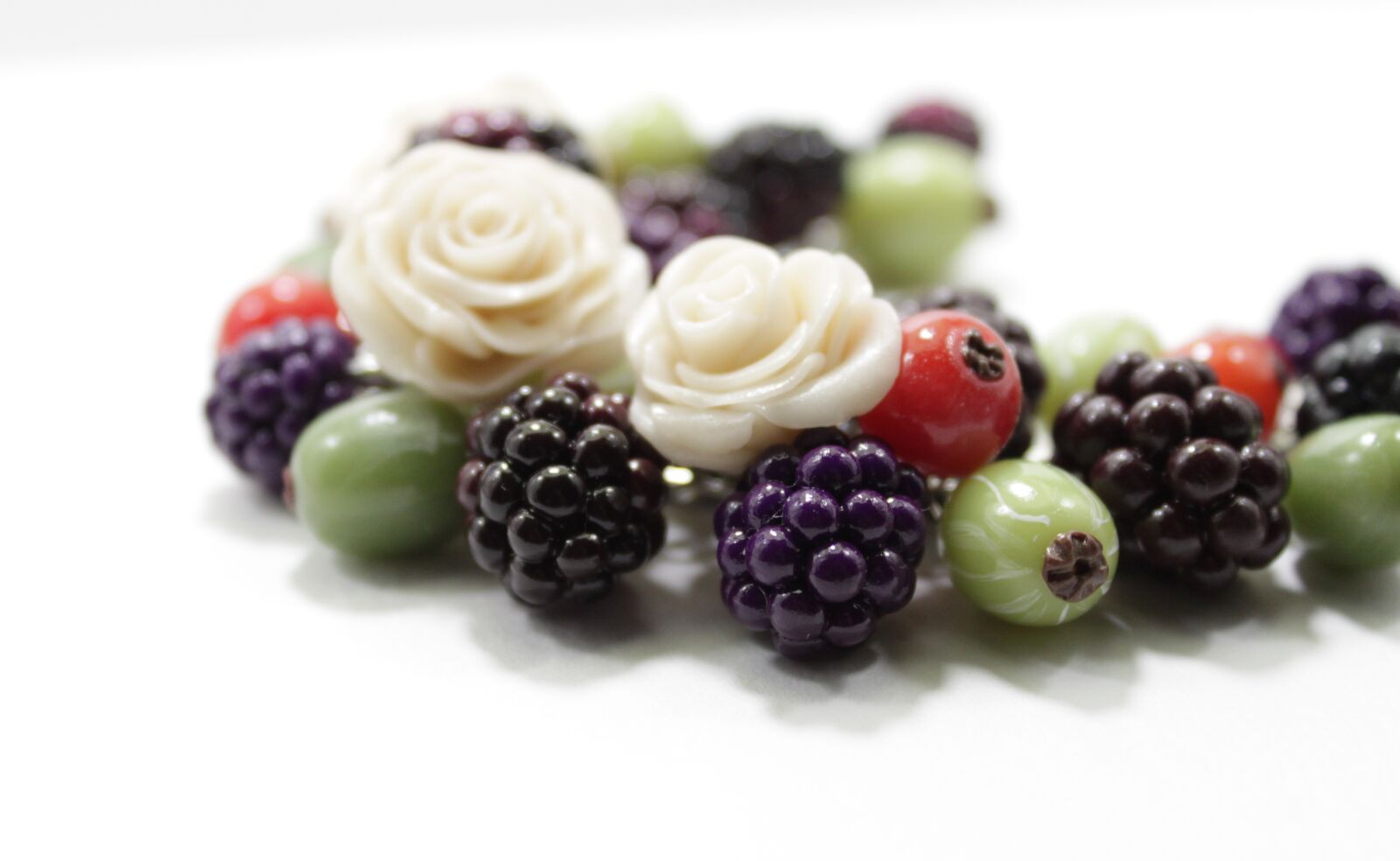 Canon EOS 500D (EOS Rebel T1i / EOS Kiss X3) sample photo. Blackberry, currant, berry photography