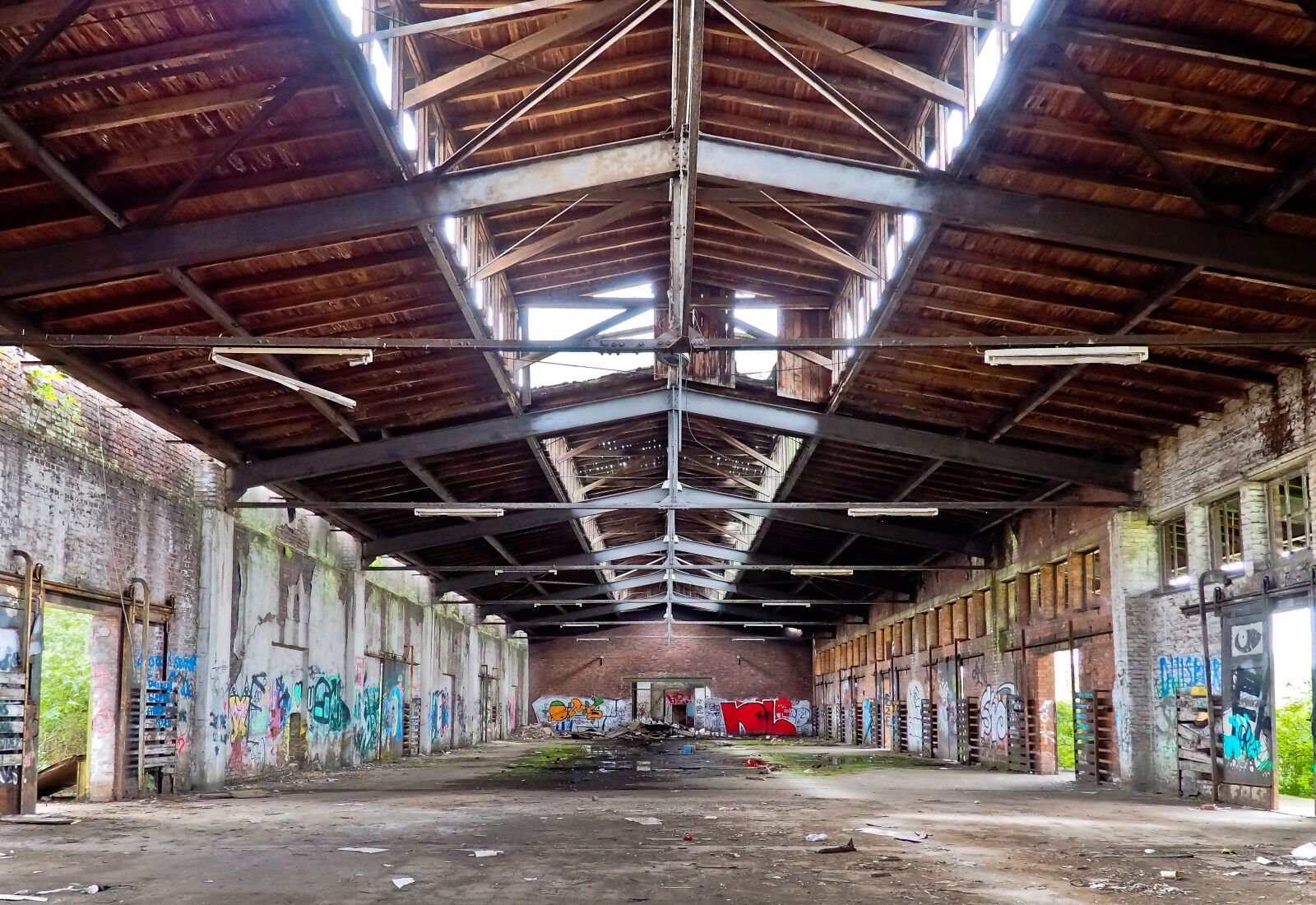 Olympus OM-D E-M10 sample photo. Lost places, old, decay photography