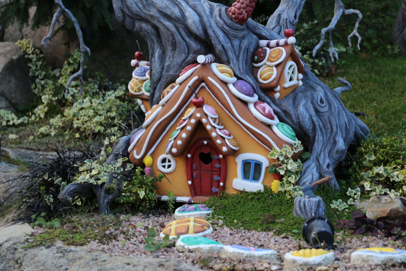 Canon EF 24-105mm F3.5-5.6 IS STM sample photo. House, disneyland, paris photography