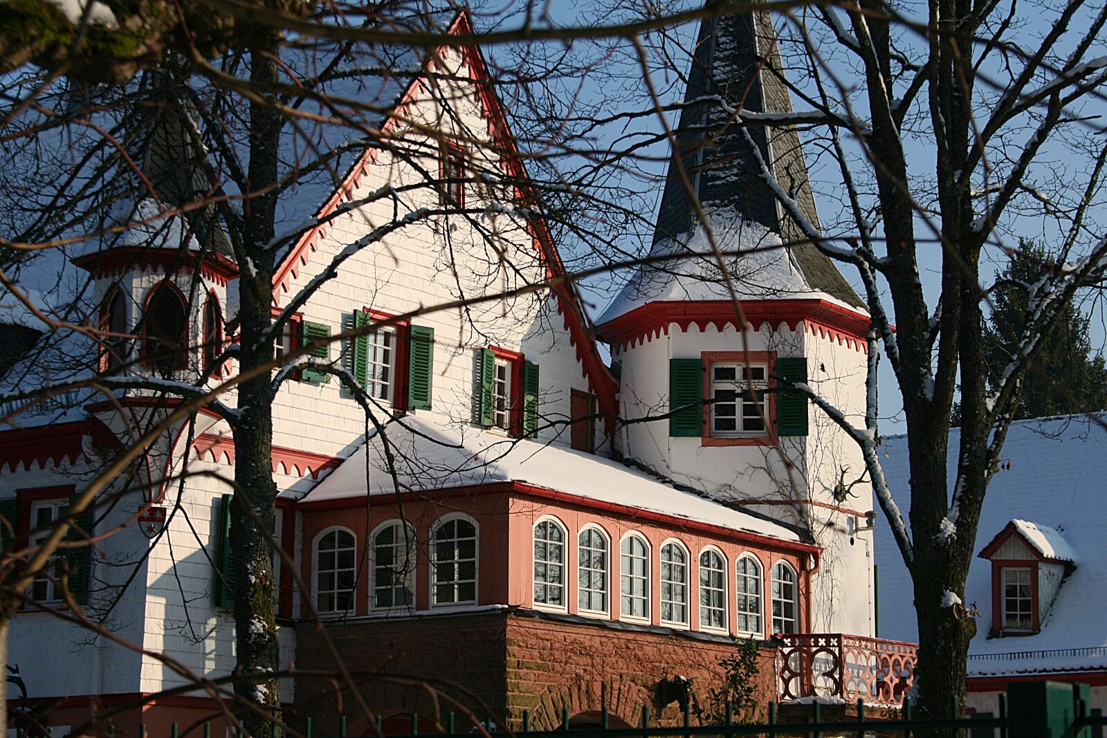 Canon EOS 400D (EOS Digital Rebel XTi / EOS Kiss Digital X) sample photo. Architecture, castle, building photography