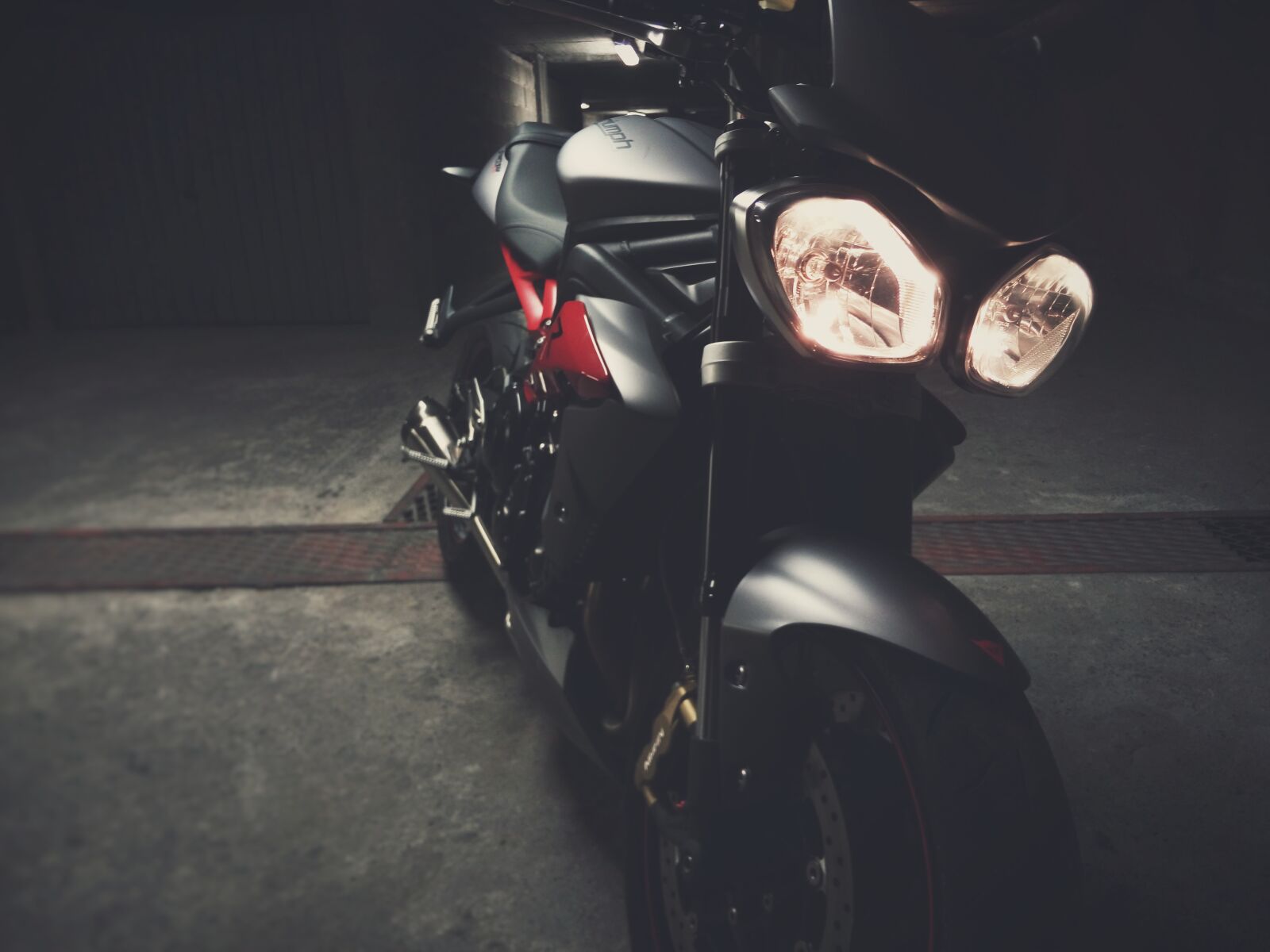 Meizu MX4 sample photo. Motorbike, motorcycle, street, triple photography