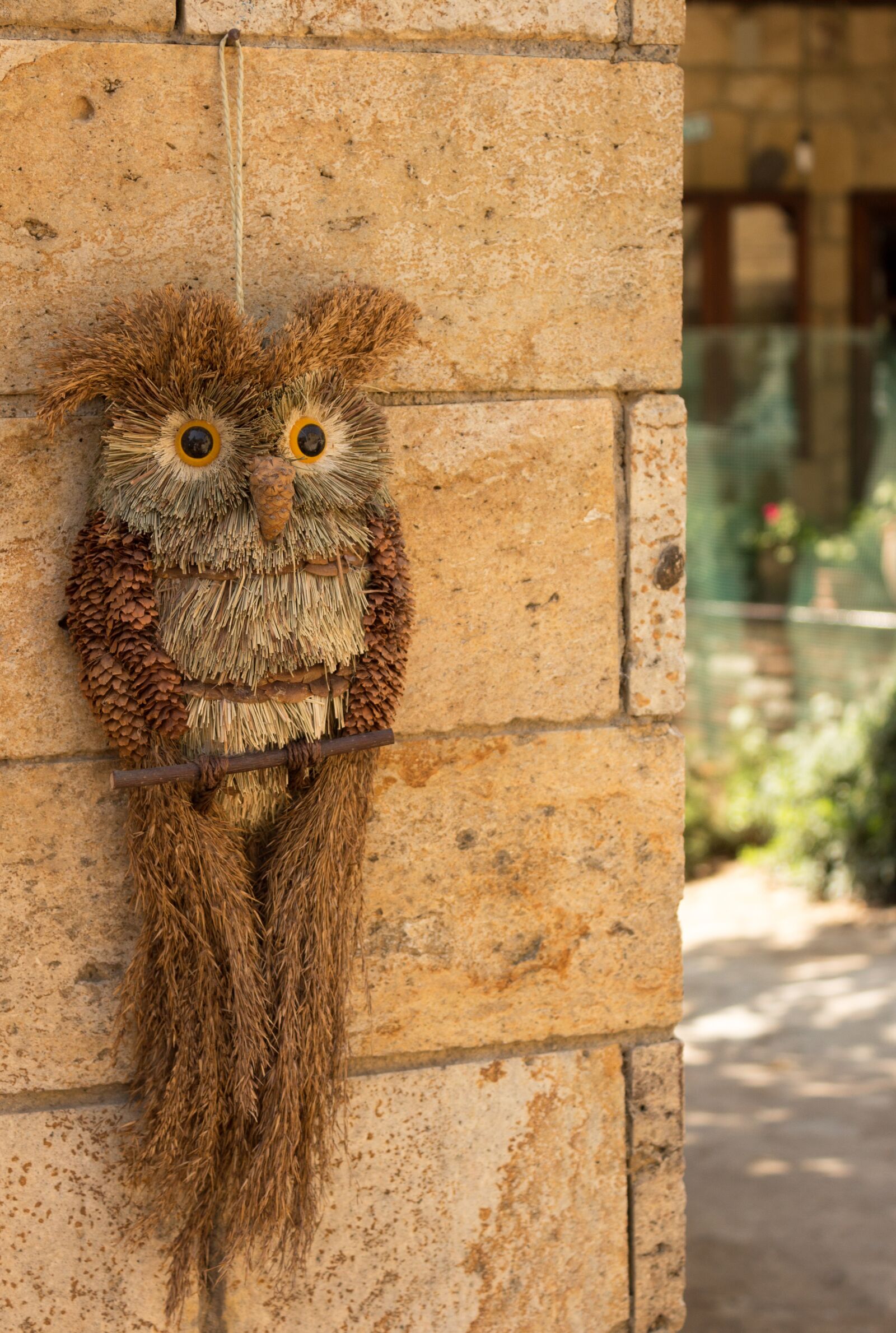 Canon EOS 700D (EOS Rebel T5i / EOS Kiss X7i) sample photo. Owl, ornament, wall photography