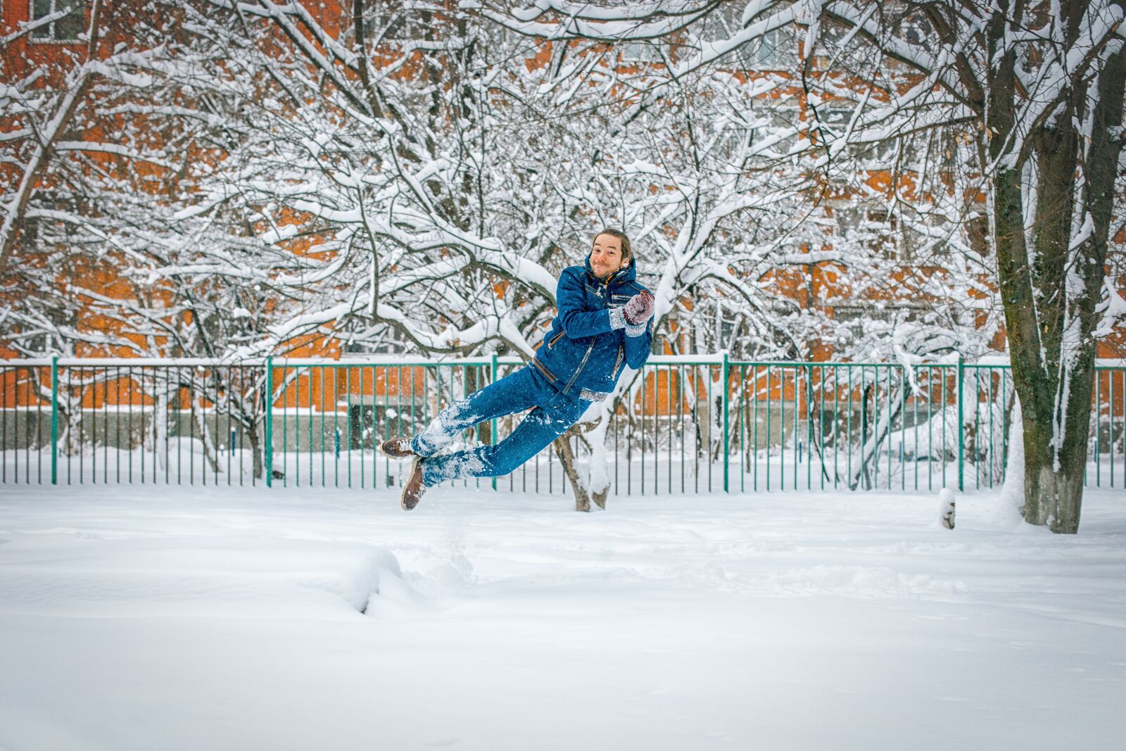 Canon EOS 6D + Canon EF 50mm F1.4 USM sample photo. Winter, snow, coldly photography