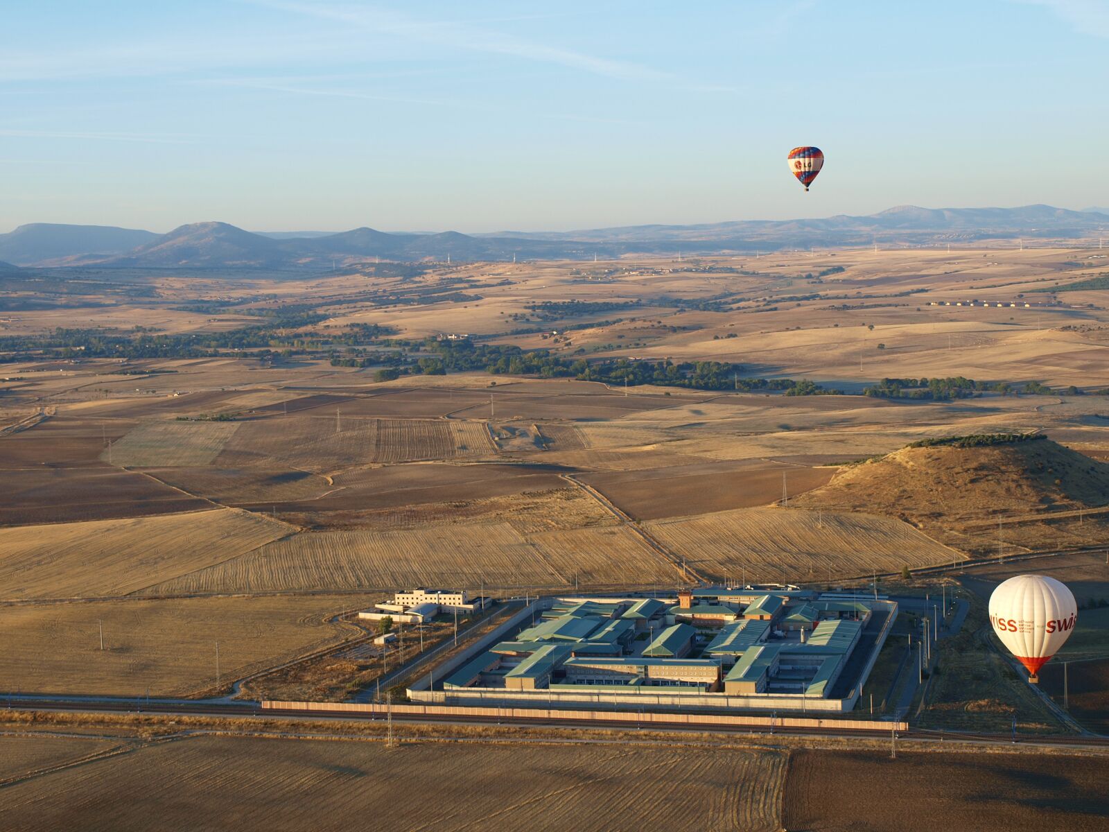 Olympus E-420 (EVOLT E-420) sample photo. Balloon, aerostatic, flying photography