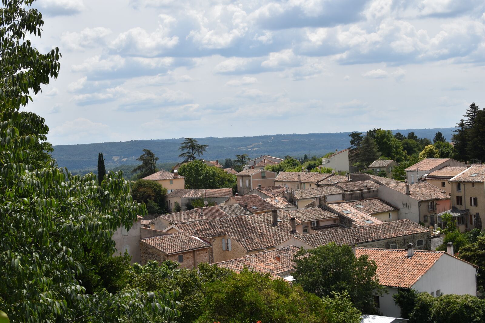 Nikon D5600 sample photo. Provence, luberon, village photography