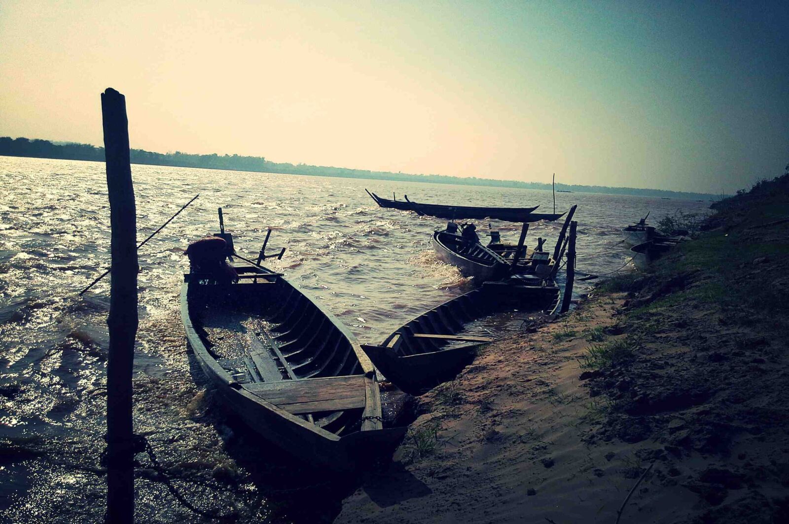 Nikon D3200 sample photo. Boat cu, the river photography
