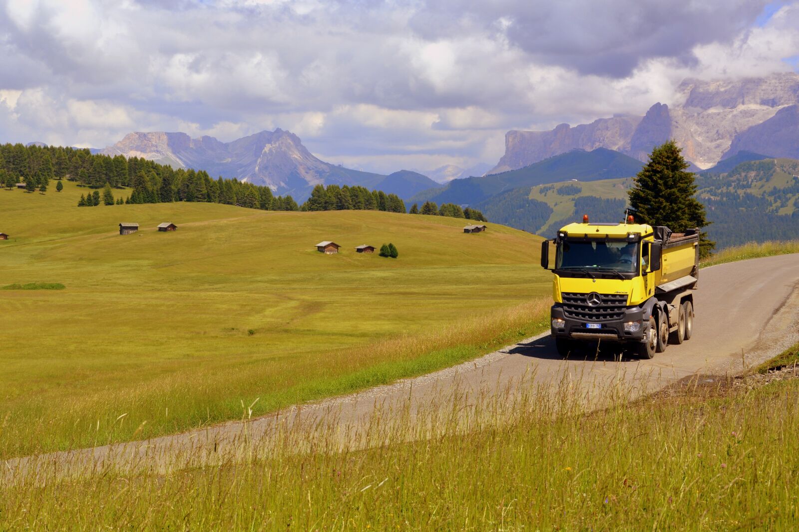 Nikon D7100 sample photo. Truck, road, prato photography