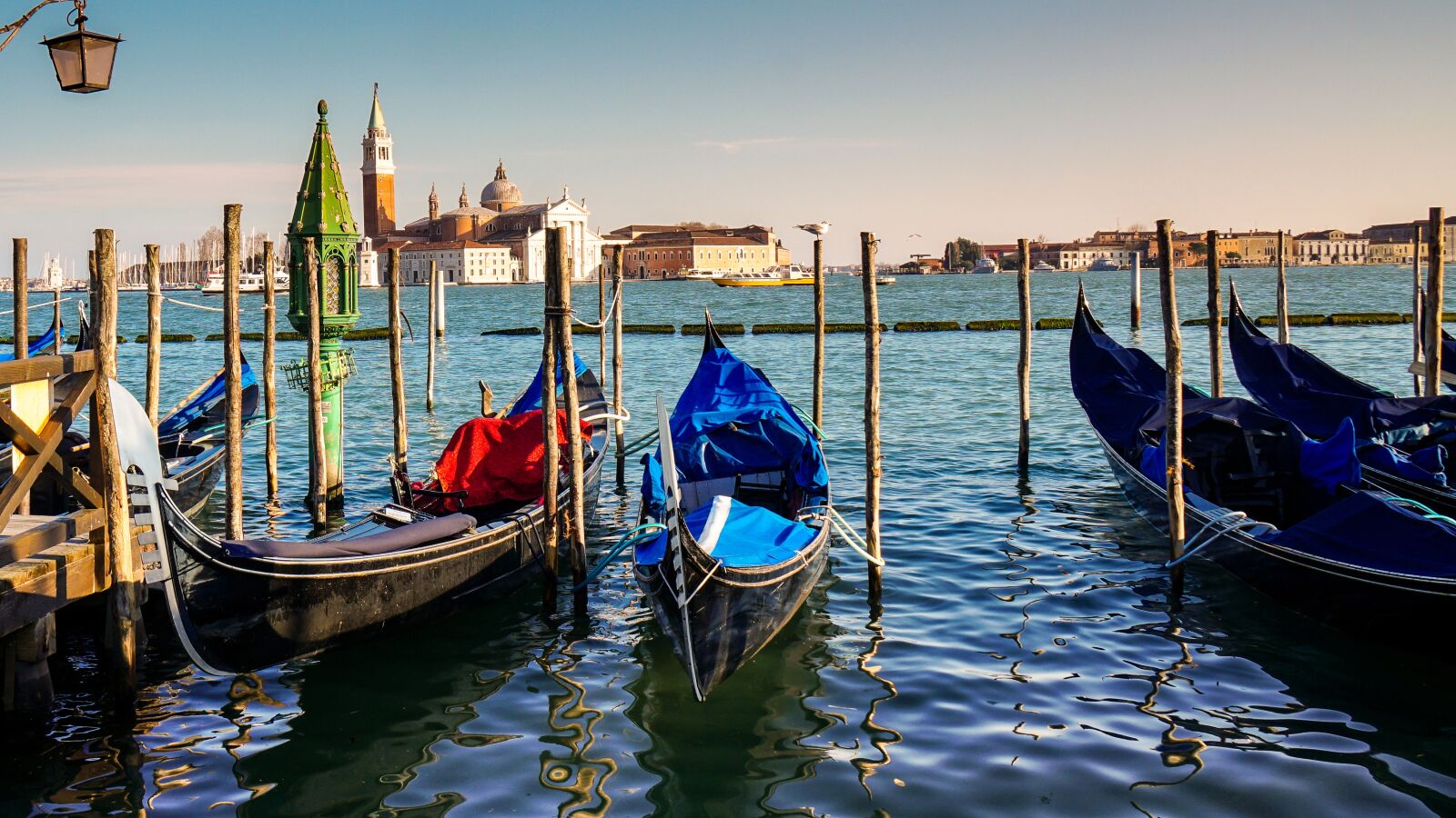 Sony a6500 + Sony Vario-Tessar T* E 16-70mm F4 ZA OSS sample photo. Gondolas, venice, channel photography