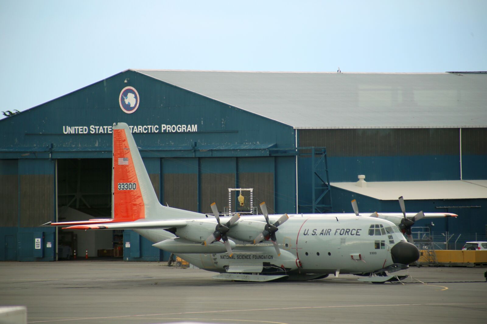 Canon EF75-300mm f/4-5.6 sample photo. Airport, airplane, transportation system photography