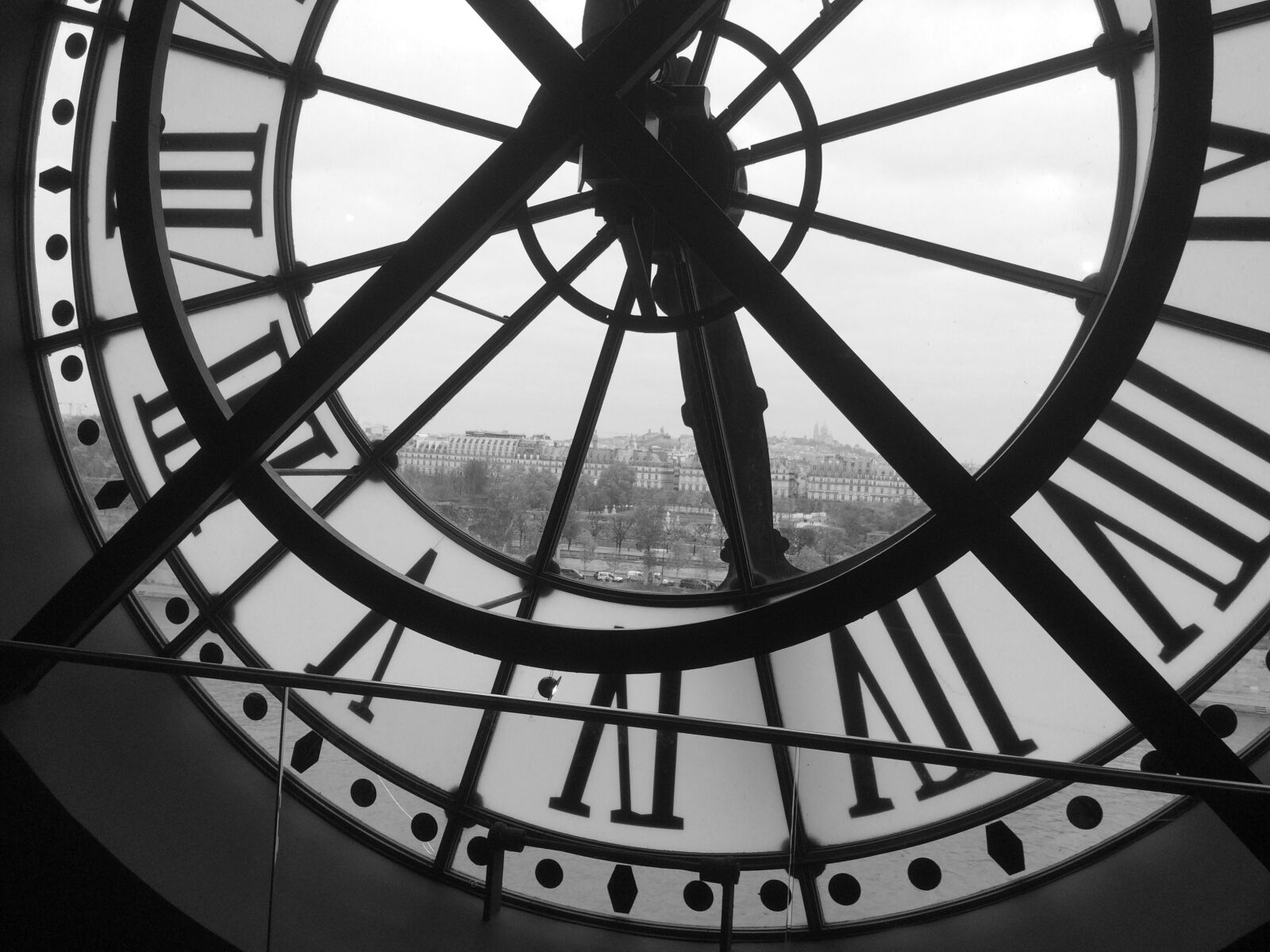 iPhone 5s back camera 4.15mm f/2.2 sample photo. France, paris, train, station photography