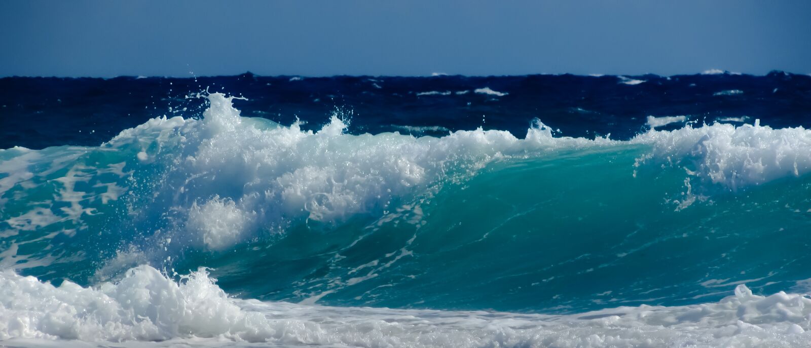 Canon PowerShot SX400 IS sample photo. Wave, smashing, sea photography