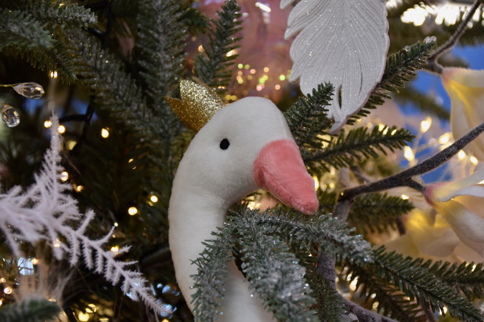Nikon D5600 sample photo. Christmas decor, goose stuffed photography