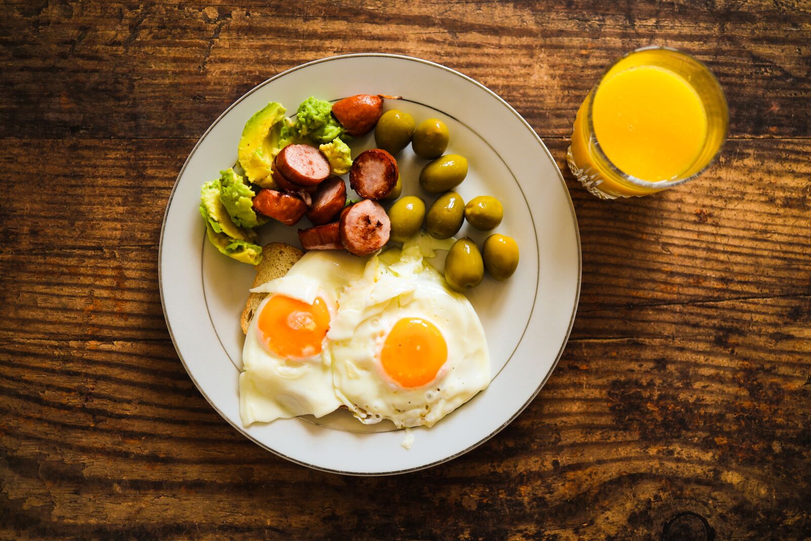 Canon EOS R + Canon RF 35mm F1.8 IS STM Macro sample photo. Breakfast, eggs, food photography