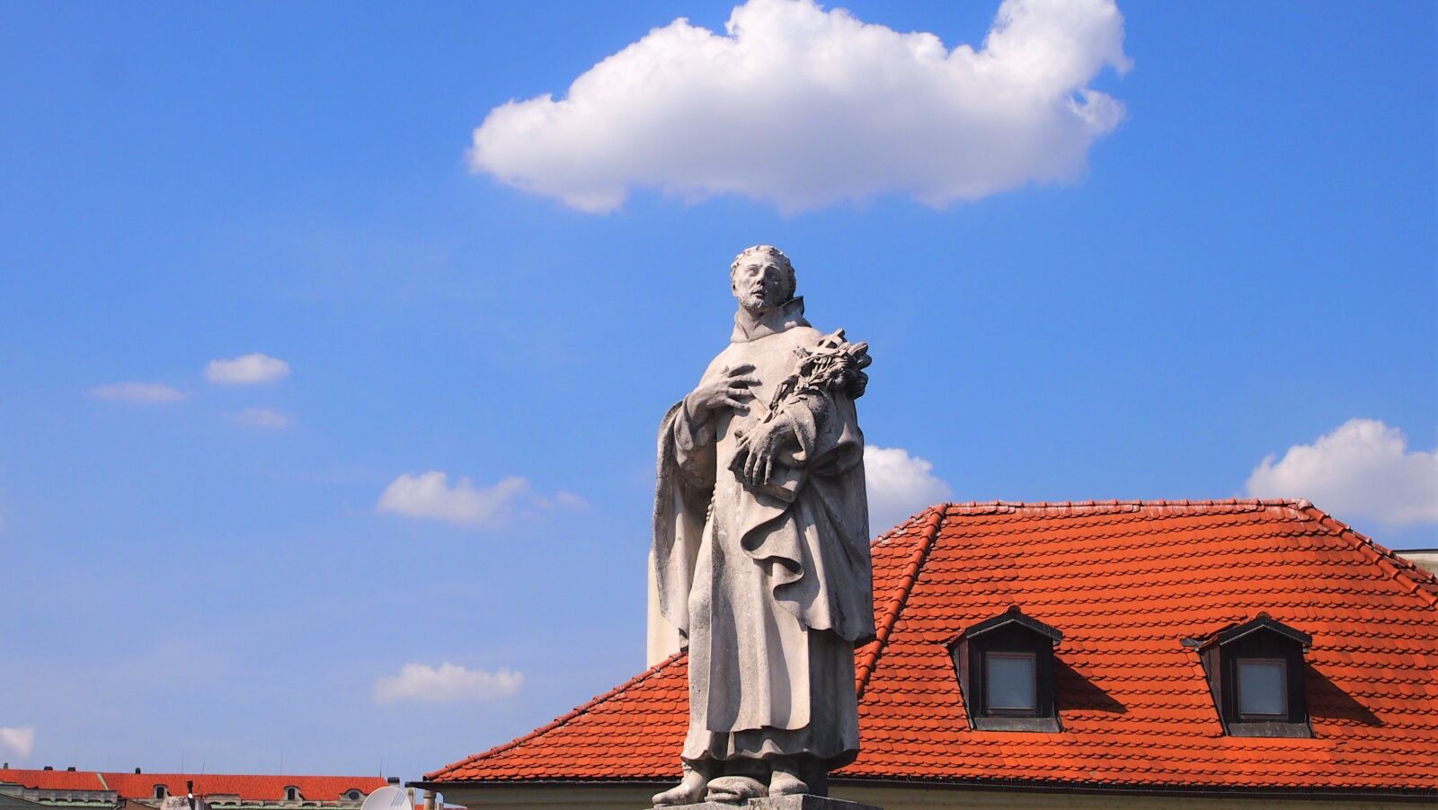 Olympus PEN E-PM1 sample photo. Statue, prague, charles bridge photography