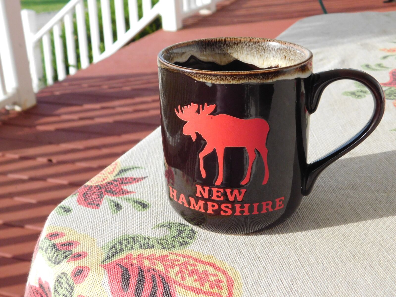 Nikon Coolpix L840 sample photo. Coffee, mug, outdoors photography