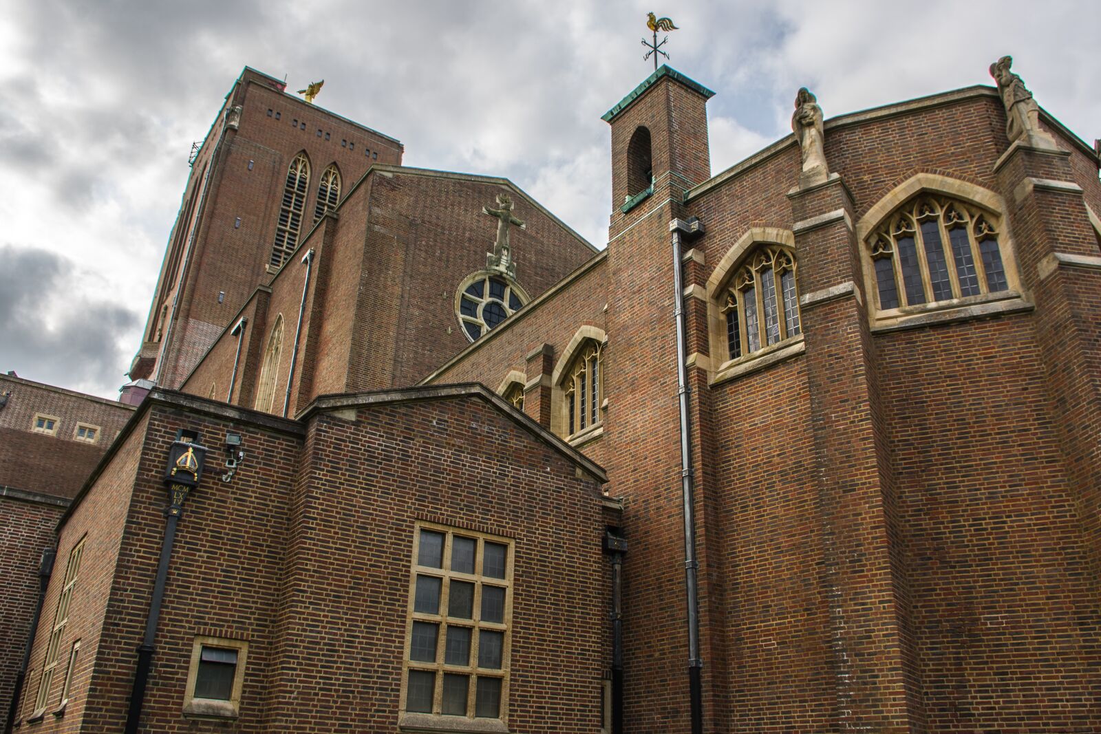 Pentax K-70 + smc PENTAX-DA L 18-55mm F3.5-5.6 sample photo. Cathedral, building, architecture photography