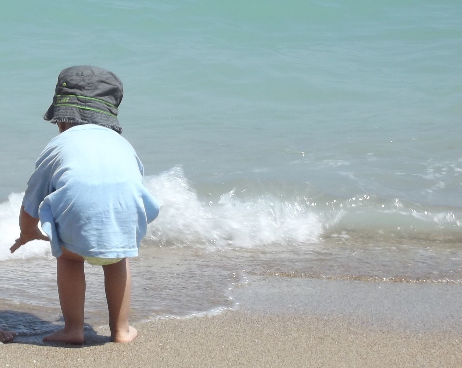 FujiFilm FinePix S2950 (FinePix S2990) sample photo. Wave, seaside, beach photography