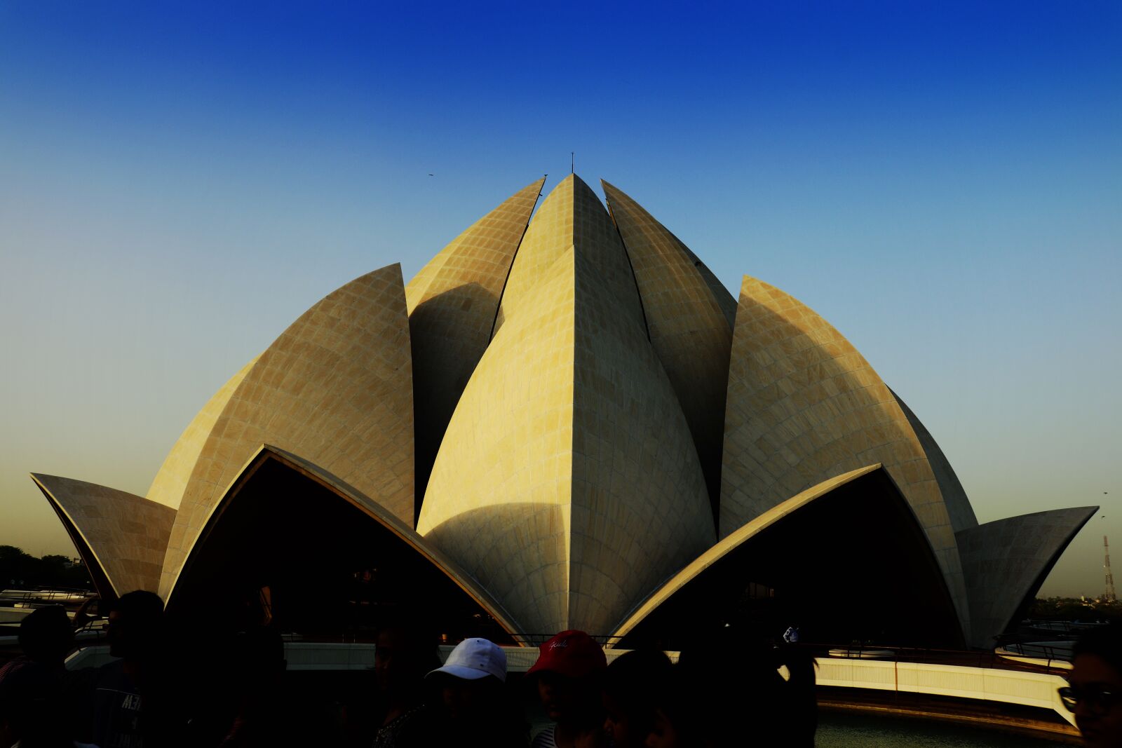 Canon EF-S 18-55mm F4-5.6 IS STM sample photo. Travel, outdoors, lotus temple photography