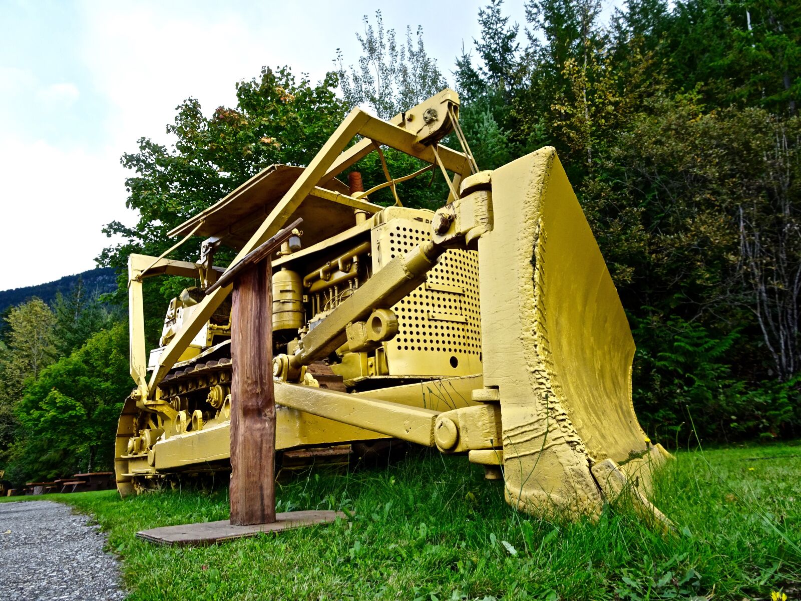 Sony Cyber-shot DSC-HX90V sample photo. Scraper, grader, bulldozer photography