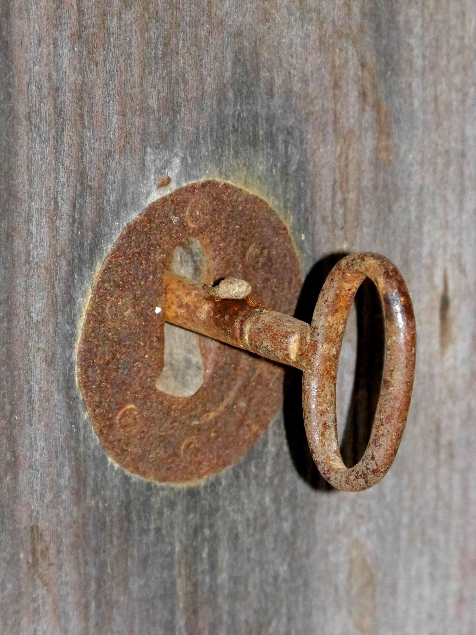 Panasonic DMC-FZ62 sample photo. Key, lock, open photography