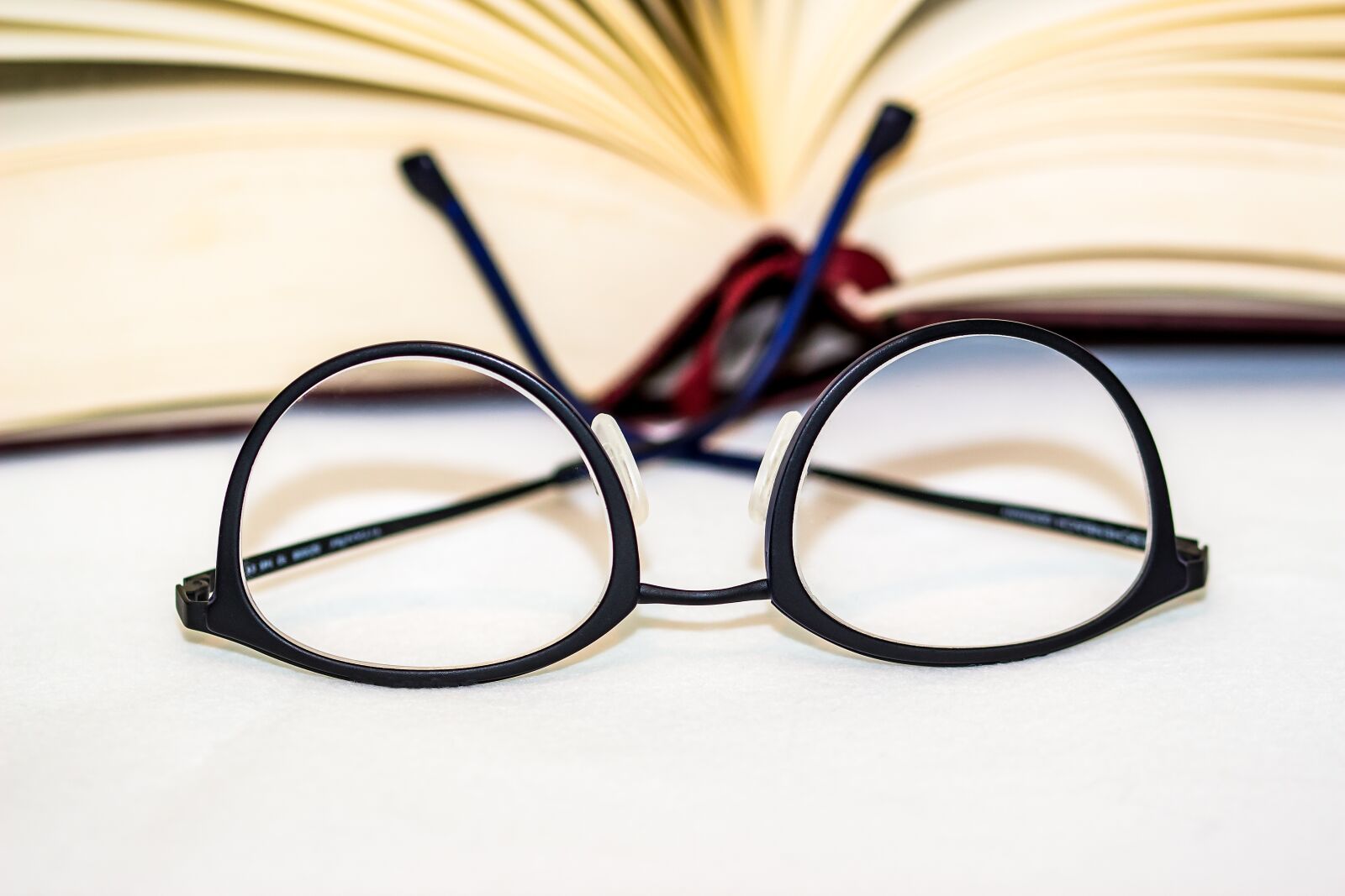 Canon EOS 650D (EOS Rebel T4i / EOS Kiss X6i) sample photo. Glasses, lenses, reading glasses photography