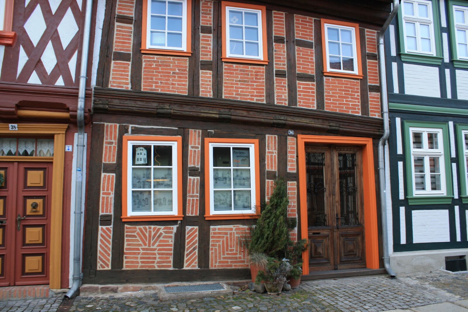 Canon EOS 1000D (EOS Digital Rebel XS / EOS Kiss F) sample photo. Fachwerkhaus, facade, architecture photography