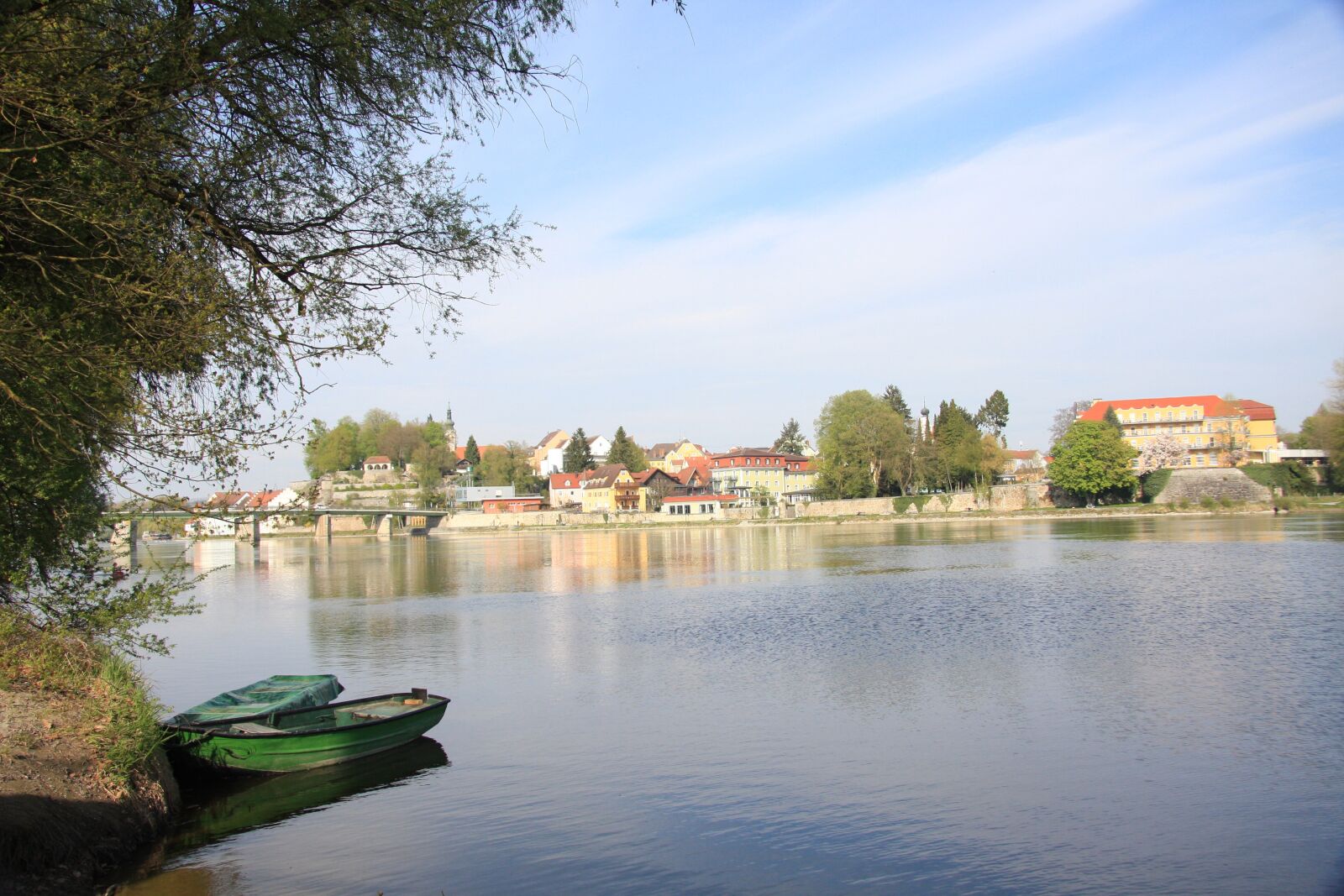 Canon EF-S 17-85mm F4-5.6 IS USM sample photo. Schärding, inn, waters photography