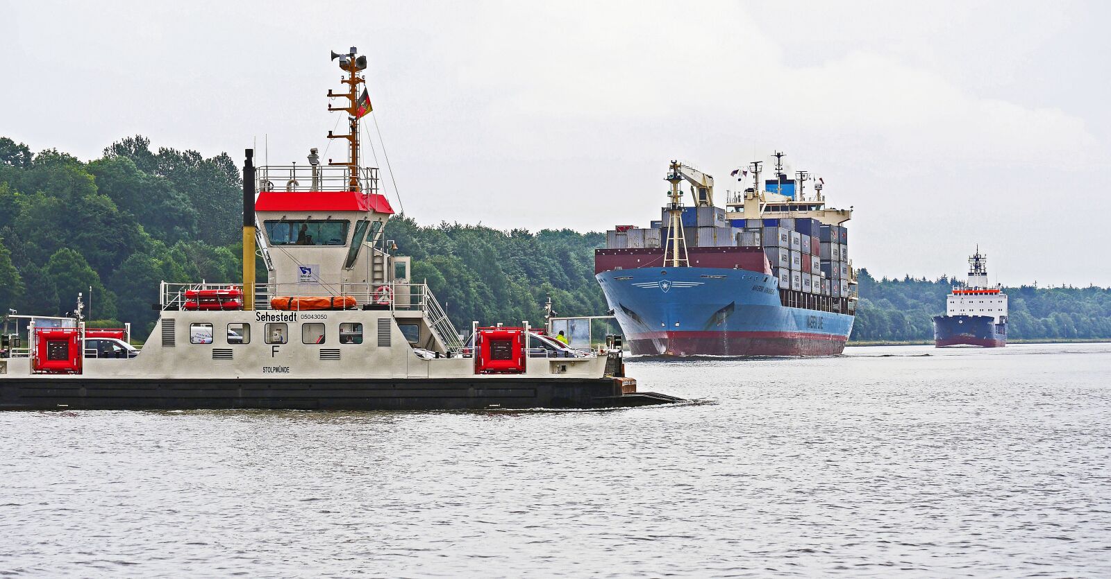 Panasonic Lumix DMC-GH3 sample photo. North america, car ferry photography