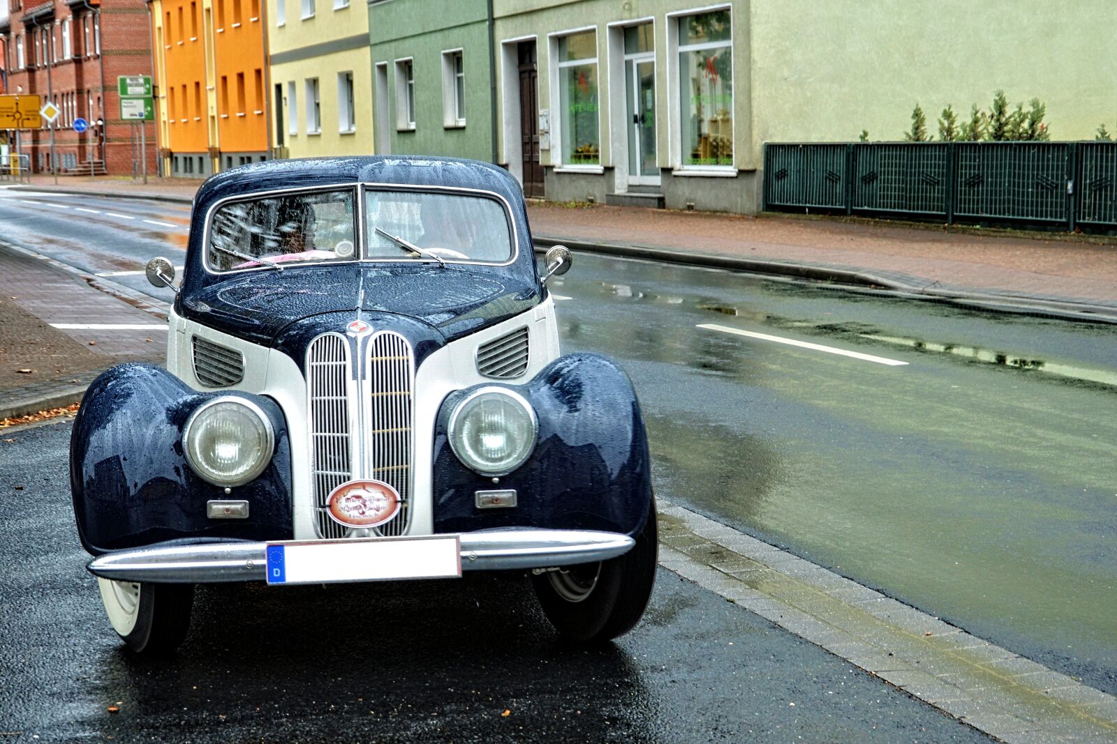 Nikon D3200 sample photo. Auto, old, historically photography