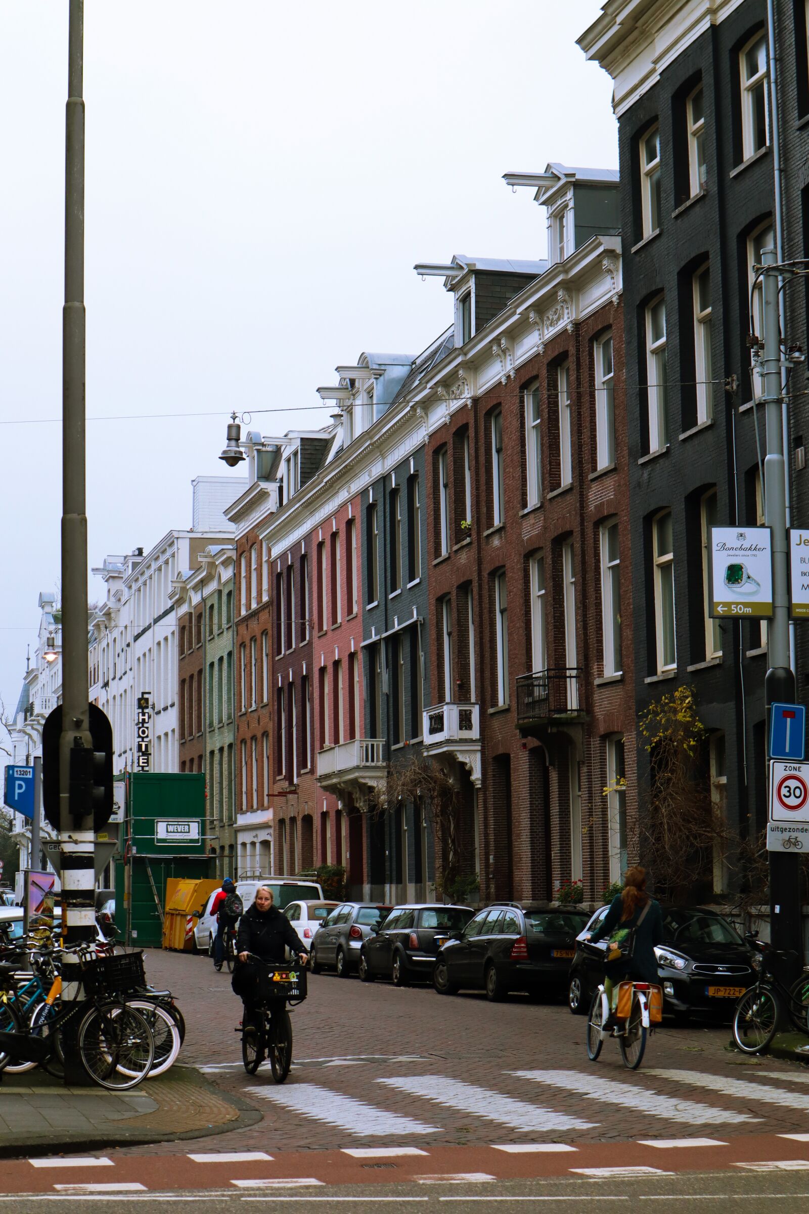 Canon EF-M 15-45mm F3.5-6.3 IS STM sample photo. Street, bikes, amsterdam photography