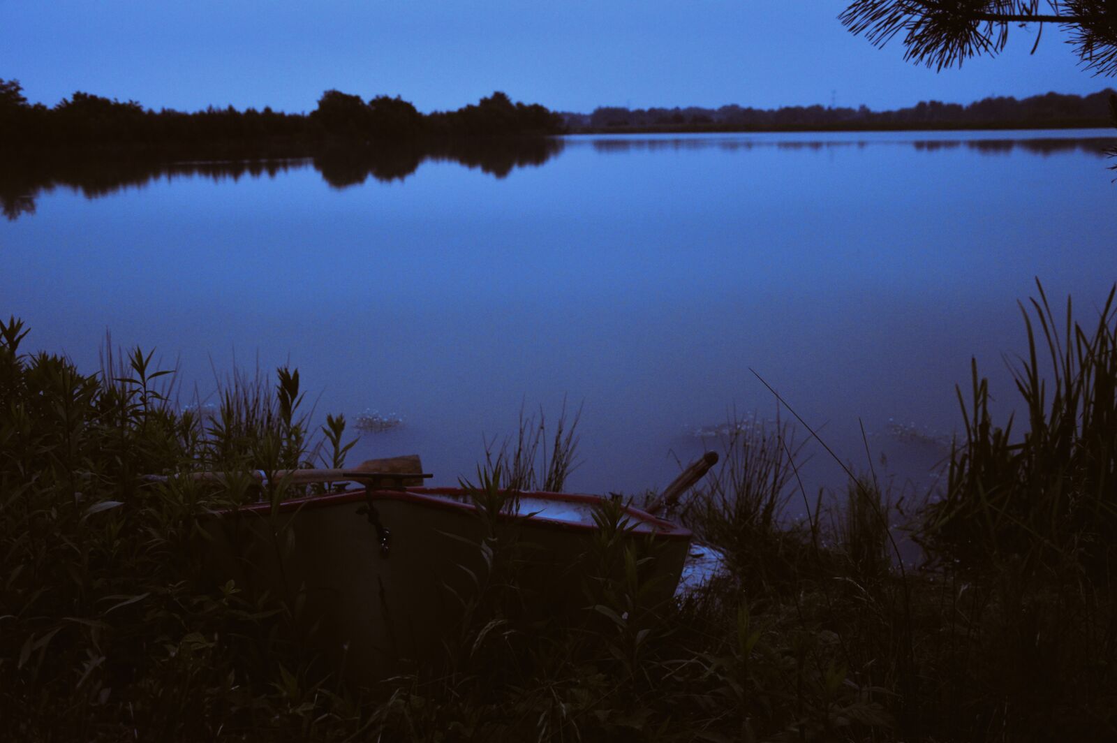 Nikon D3200 sample photo. Boat, water, pond photography