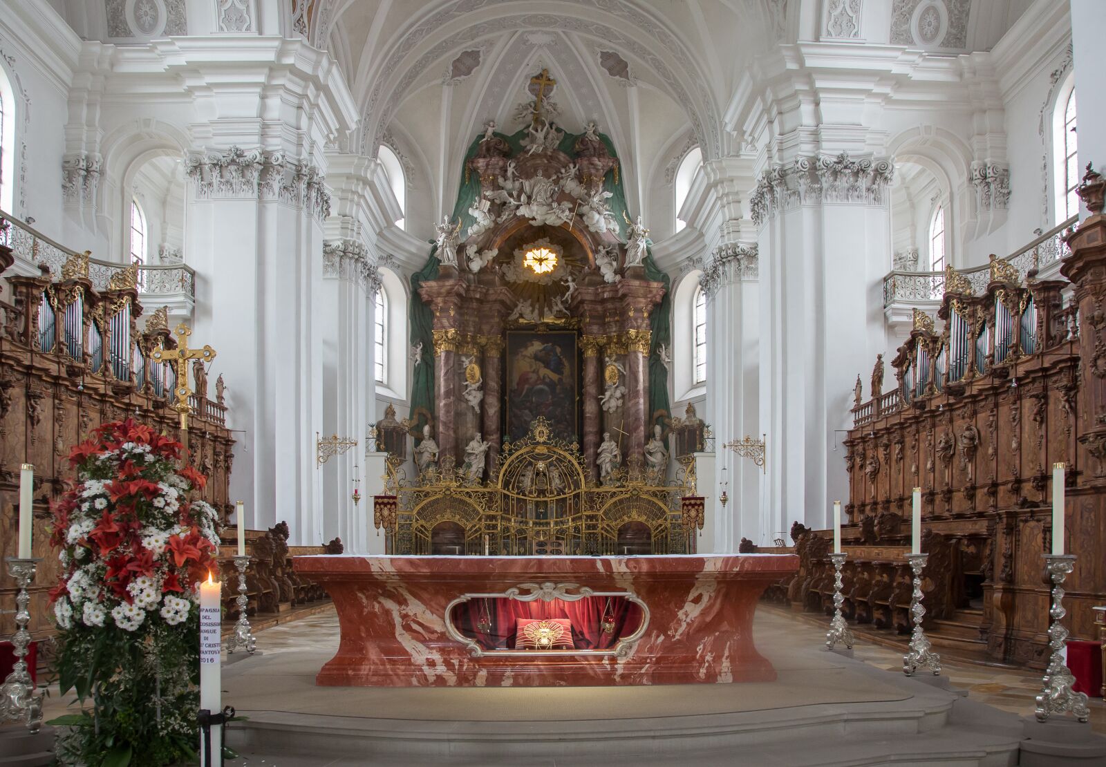 Canon EF 24-105mm F4L IS USM sample photo. Vineyard, basilica, baroque photography
