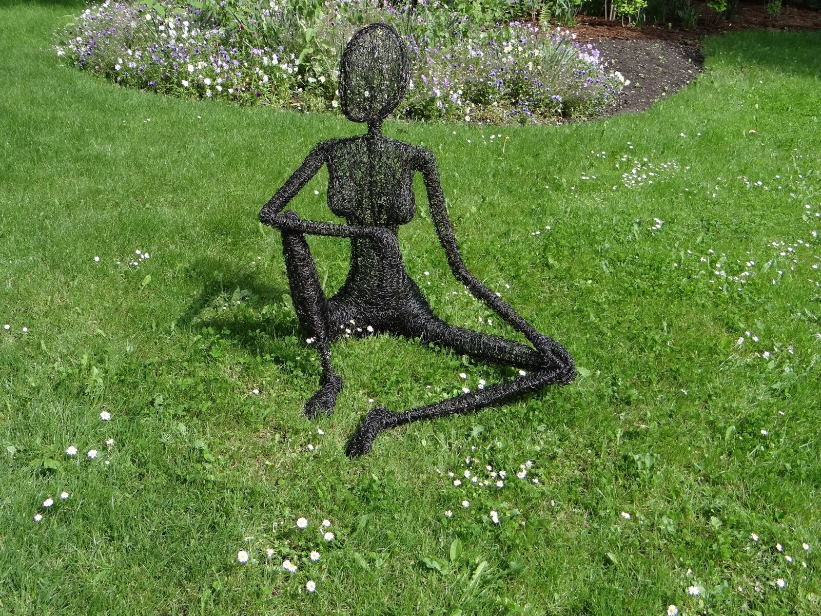 Sony DSC-HX200V sample photo. Statue, park, wire photography