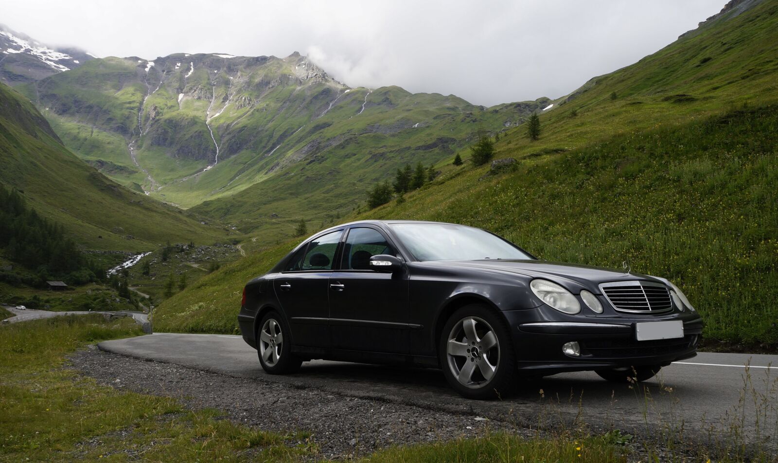 Sony Alpha a3000 sample photo. Car, mercedes, mountains photography