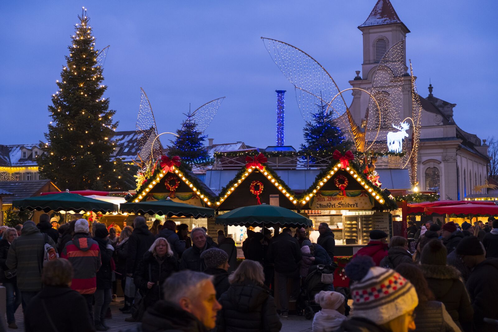 Fujifilm XF 18-55mm F2.8-4 R LM OIS sample photo. Christmas market, christmas, christmas photography