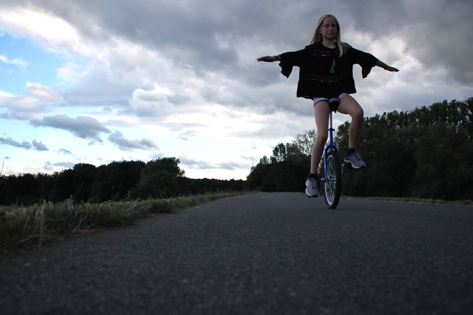 Canon EOS 1100D (EOS Rebel T3 / EOS Kiss X50) sample photo. Cycling, cycle, sky photography