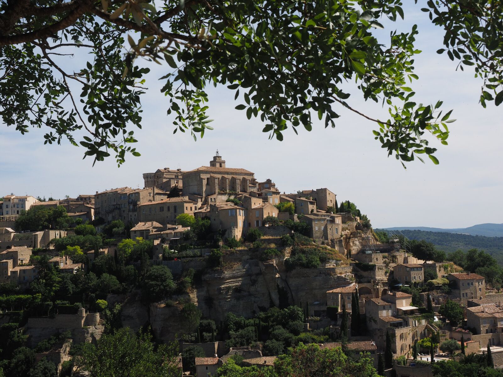 Olympus OM-D E-M1 + Olympus M.Zuiko Digital ED 12-40mm F2.8 Pro sample photo. Gordes, village, ch teau photography